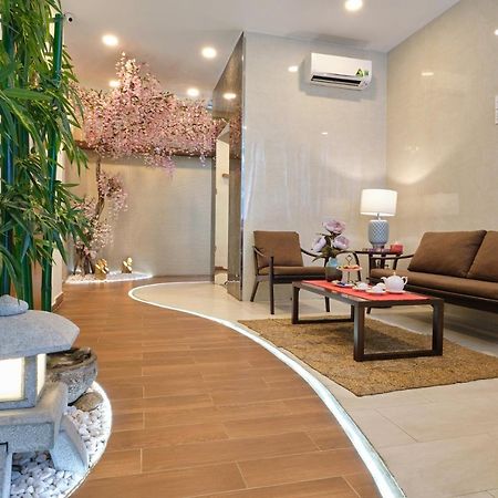 Pham Van Sakura Hotel Thuan An Buitenkant foto