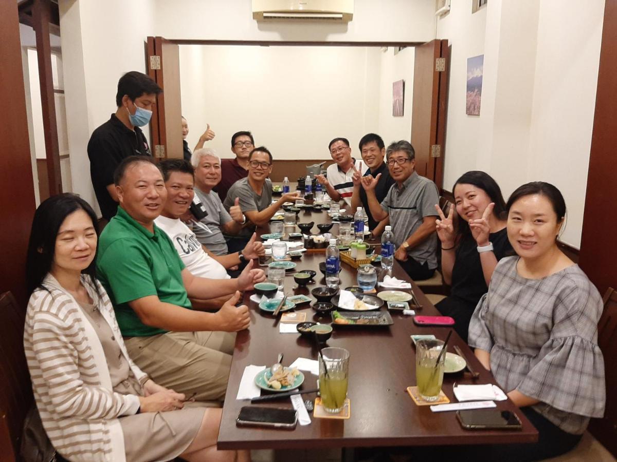 Pham Van Sakura Hotel Thuan An Buitenkant foto